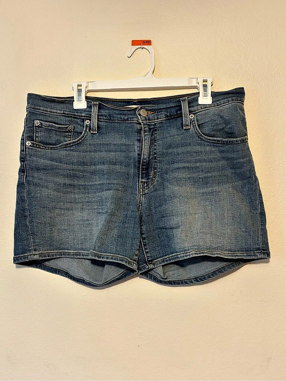 Levi's Jean Shorts Blue Denim Waist 32